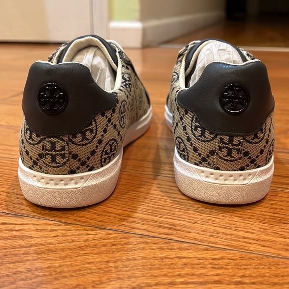 t monogram howell